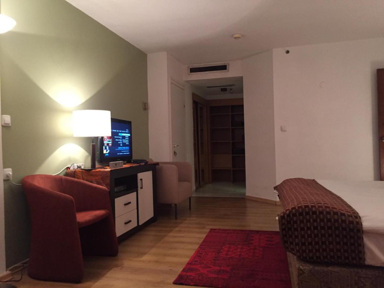Raphael Apartments Herzelia エクステリア 写真