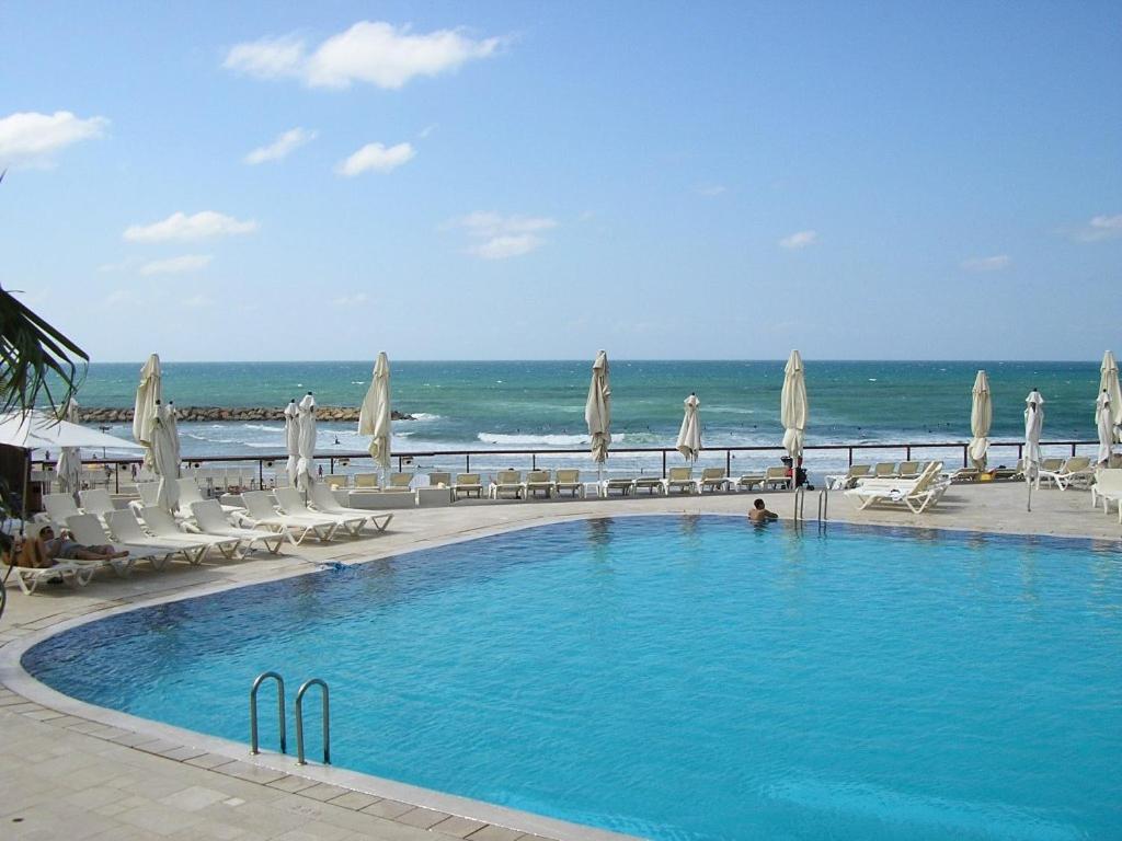 Raphael Apartments Herzelia エクステリア 写真